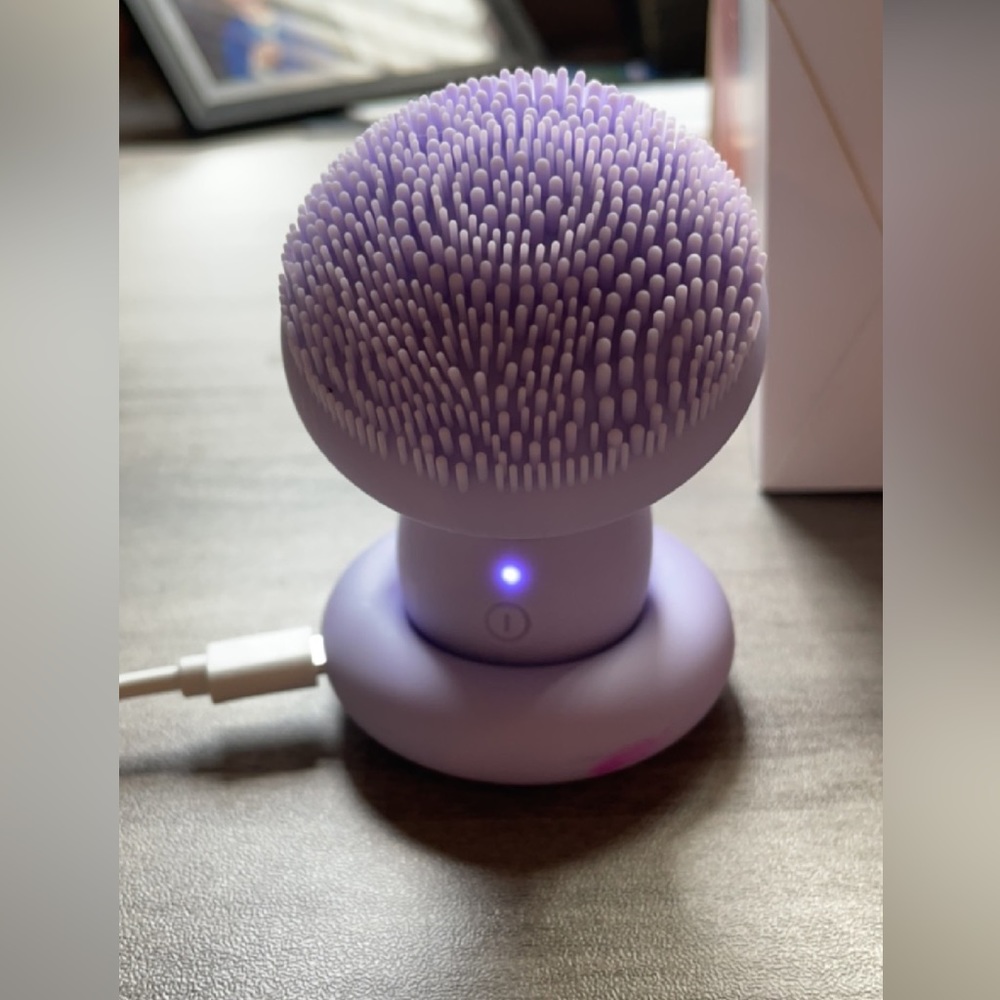 ✨Facial cleansing brush✨ AMAZING PRODUCT‼️
